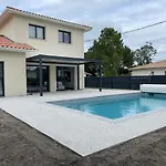 L'evasion, Neuve, 4 Chambres, 8pers, Piscine Chauffee ヴィラ