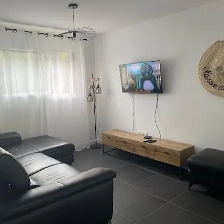 Villa L'evasion, Neuve, 4 Chambres, 8pers, Piscine Chauffee