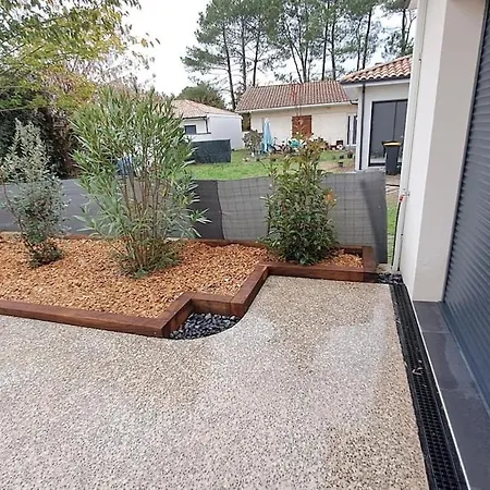 L'evasion, Neuve, 4 Chambres, 8pers, Piscine Chauffee Villa