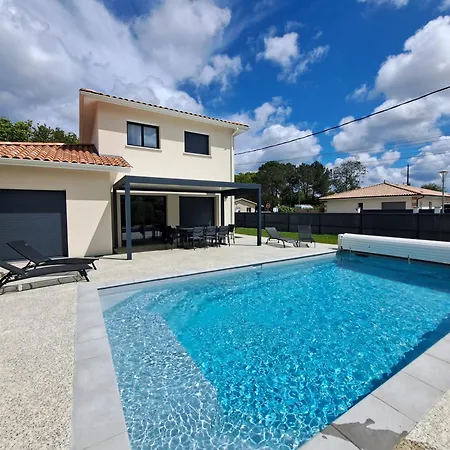 L'evasion, Neuve, 4 Chambres, 8pers, Piscine Chauffee