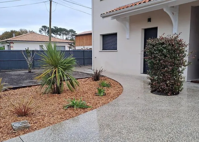 L'evasion, Neuve, 4 Chambres, 8pers, Piscine Chauffee Villa *